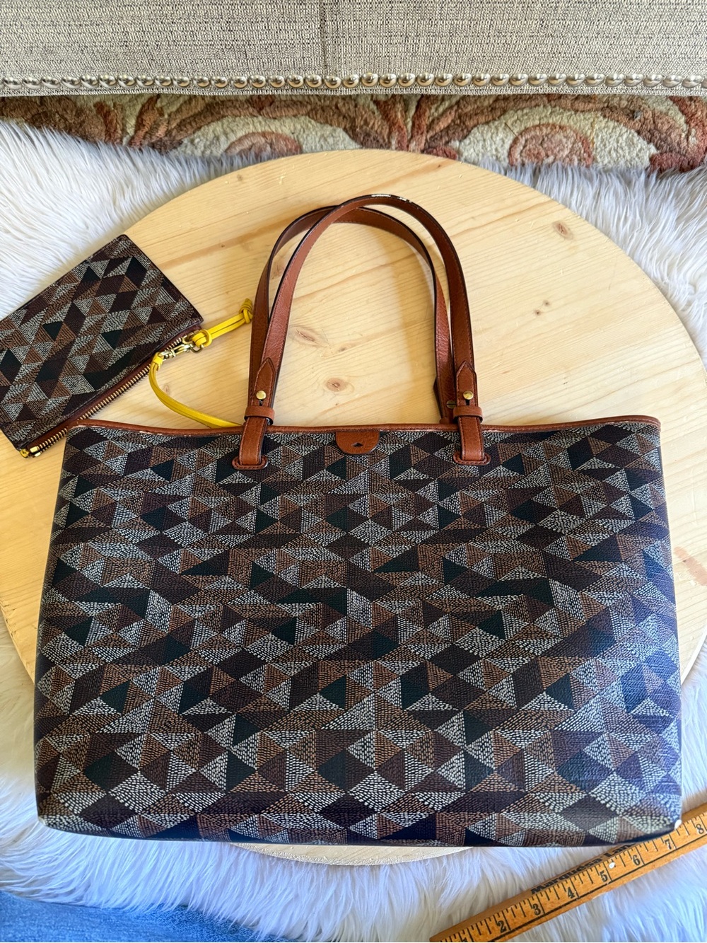 Fossil Geometric Tote Bag with Wristlet - Picture 8 of 11